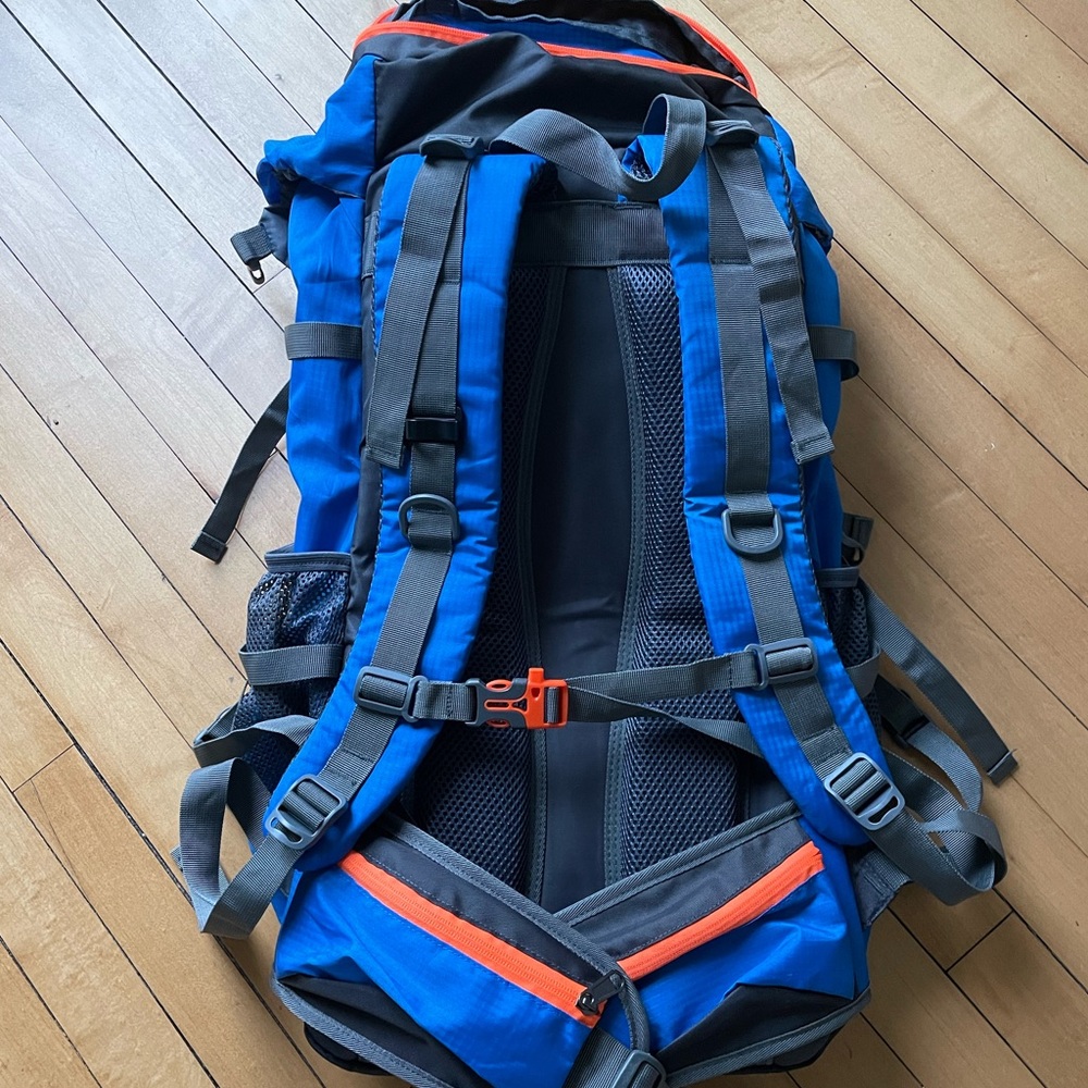 Backpacking Backpack - Picture 2 of 7